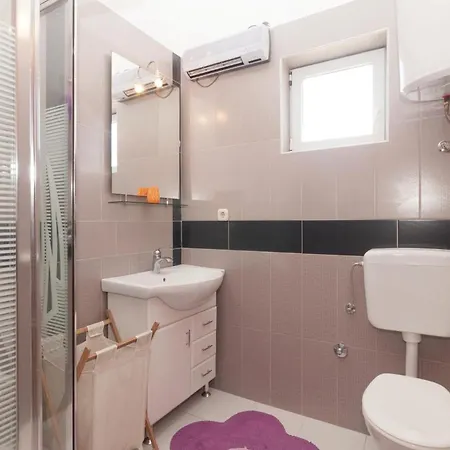 Апартаменты Amazing In Pag With House Sea View