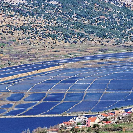 Amazing In Pag With House Sea View Апартаменты Паг