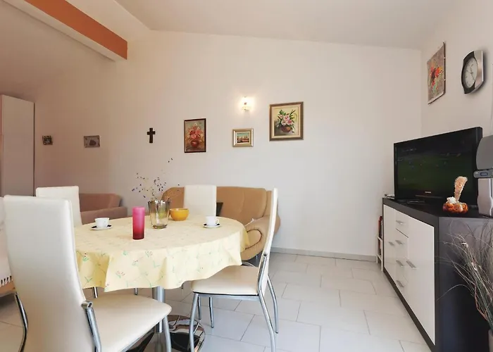 1 Bedroom Amazing Apartment In Pag Apartment *