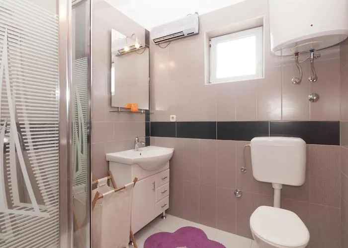 Appartement 1 Bedroom Amazing In Pag