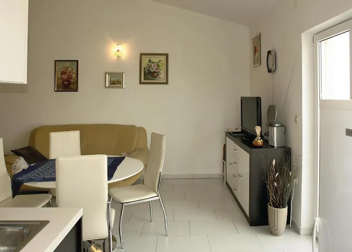 1 Bedroom Amazing Apartment In Pag