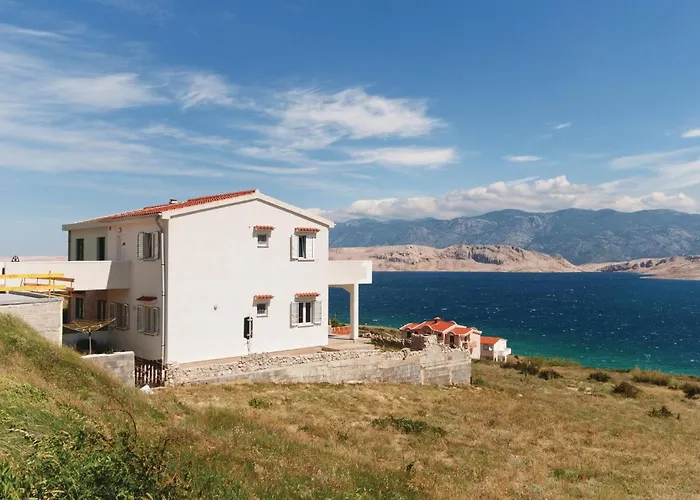 1 Bedroom Amazing Apartment In Pag Daire Pag Town